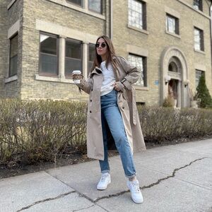 NOIZE classic trench coat in tan